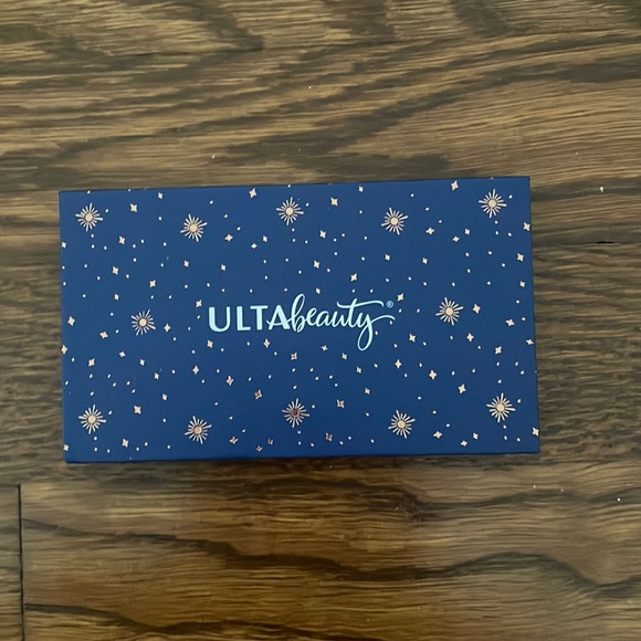 Ulta Beauty Mini Eyeshadow Palette - Picture 1 of 3
